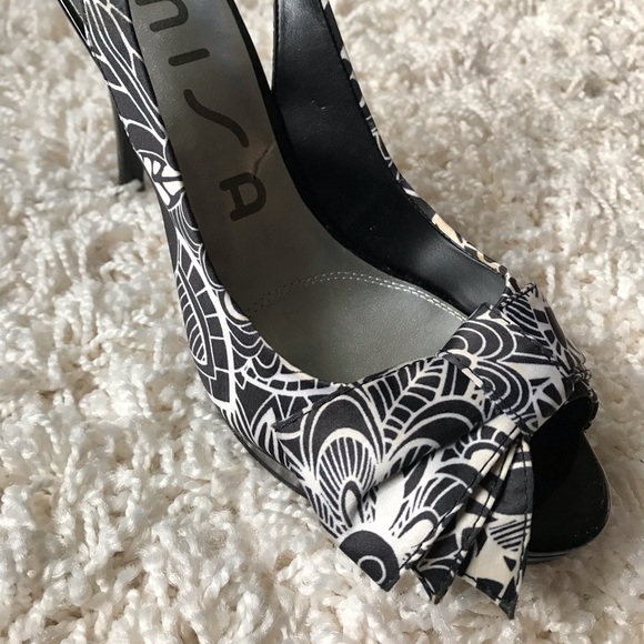 Unisa | Satin B&W Peep Toe Heels | Size 8 - Picture 3 of 6